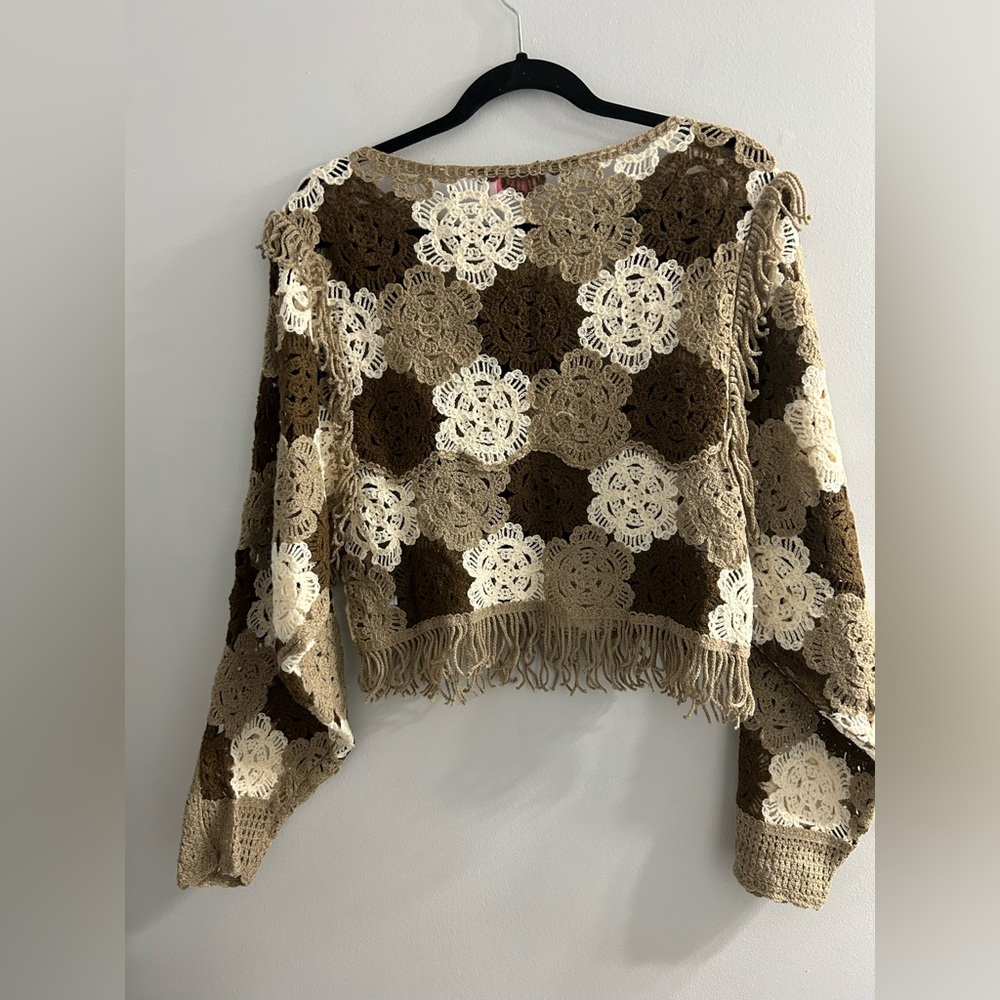 Pink lily LOST IN LOVE BROWN MULTI FLOWER CROCHET SWEATER - Picture 9 of 9